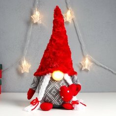 Кукла интерьерная свет "Бабусечка в с сердечком в горошек, меховой колпак" 35х14х14 см 7575281 Сима ленд