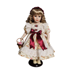 Кукла фарфоровая 16 на подставке Polly Dolls