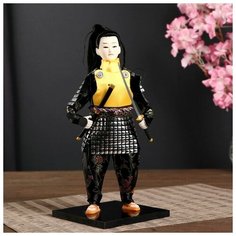 Кукла коллекционная "Китайский гвардеец в серебристых доспехах с мечом" 28х12,5х12,5 см Romanoff