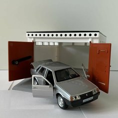 Металлическая машинка игрушка модель LADA 21099 (серебристая) в ретро гараже с распашными воротами (21 см) Форма