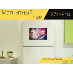 Магнитный пазл "Рука, держать, уход" на холодильник 27 x 18 см. Lots Prints