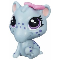 Игровой набор Littlest Pet Shop Тапир Ирина с бантиком B2166