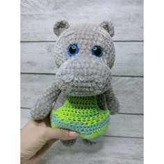 Мягкая игрушка вязанный Бегемотик в комбинезоне, 22 см Зайки Элли
