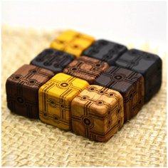 Игральные кубики Tron Dice из экзотической древесины-16мм, комплект 4 штуки April GS