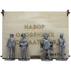 "Киногерои: Три мушкетера и дАртаньян" №14 РТ (4 н/к) в фанерной коробке набор оловянных солдатиков некрашеных Strong Style
