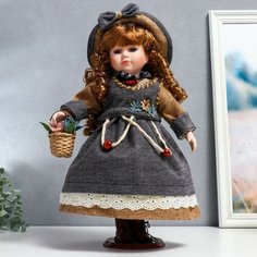 Кукла коллекционная керамика "Юлечка в светло-карамельном платье и в шляпке" 40 см NO Name