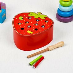 Игрушка развивающая рыбалка «Клубника», 7 × 15,5 × 17 см Россия