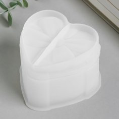 Молд силикон "Шкатулка - бантик сердце" с крышкой 8,4х9,7х6,7 см Россия