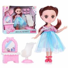 Кукла с аксессуарами в коробке Kosmos