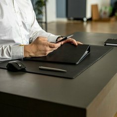 Настольный кожаный коврик / накладка / бювар на письменный стол, Ogmore J. Audmorr, Размер - XS- 40 х 60 см, натуральная кожа, черный