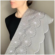 Ткань плательная bibliotex. Шелк 100%. Серо-бежевого цвета. Шитье вдоль кромок в виде цветов. Италия. 0,5 м (ширина 120 см) Dolce & Gabbana