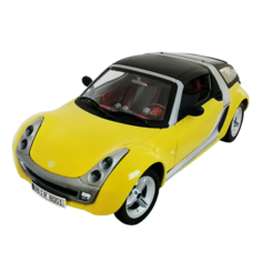 Smart Roadster Coupe коллекционная модель автомобиля 1:24 Bburago 18-22065-yel