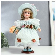 Кукла коллекционная керамика "Люси в голубом платье, шляпке и с цветами" 30 см NO Name