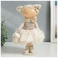 Кукла интерьерная "Малышка Зося в бежевом наряде, с корзиной цветов" 31x14x16 см Noname