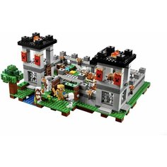 Конструктор Майнкрафт My World Крепость 10472 990 деталей Lion King