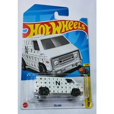 Hot Wheels Машинка базовой коллекции 70s VAN белая C4982/HKH46