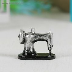 Миниатюра кукольная «Швейная машинка», набор 2 шт, размер 1 шт: 2,5×1,6×1,7 см Россия