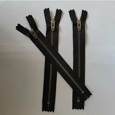 Застежка-молния неразъемная, металлическая на джинсы. Цвет темное серебро. YKK. Тип 3. Длина 15 см. 1 бегунок