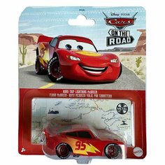 Машинка Cars Герои мультфильмов коллекционная Молния Маккуин в поездке HFW81 Mattel
