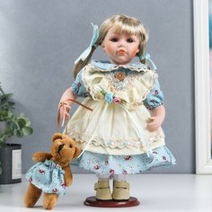 Кукла коллекционная керамика "Света в бежево-голубом платье с цветами, с мишкой" 30 см без бренда