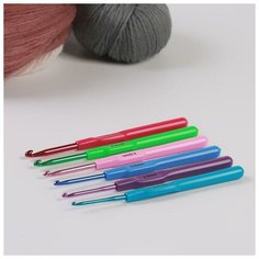 Набор крючков для вязания, с пластиковой ручкой, d = 2,5-5 мм, 14 см, 6 шт, цвет разноцветный Арт Узор