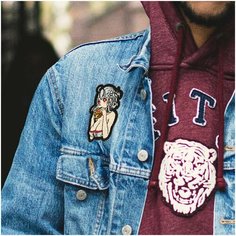 Нашивка, шеврон, патч (patch) Аниме тян кушает бургер, размер 7*4,7 см Rocknrolla