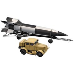 Сборная модель Revell SS-100 Gigant + Transporter + V2 (03310) 1:100