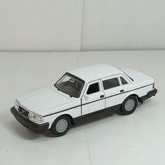 Металлическая машинка 1:34-1:39 VOLVO 240 GL, белый 43784D Welly