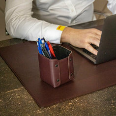 Настольный кожаный коврик / накладка / бювар на письменный стол, Ogmore J. Audmorr, Размер - XS- 40 х 60 см, натуральная кожа, виски