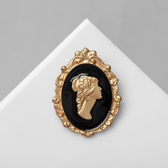 Брошь Queen Fair