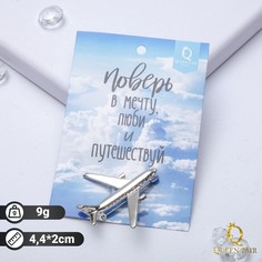 Брошь Queen Fair