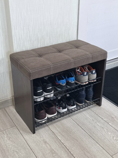 Обувница с сиденьем из велюра Puffsib, венге/коричневый