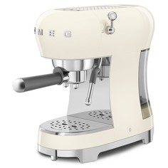Рожковая кофеварка Smeg ECF02CREU бежевый
