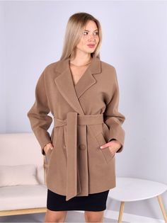 Пальто женское Louren Wilton М-062-Кор-N золотистое 50 RU