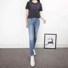 Джинсы женские Levis 19560 синие 25/30 Levis®
