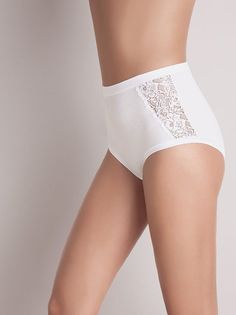 Комплект трусов женских Cotonella GD131 белых 3