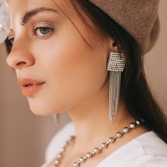 Серьги из бижутерного сплава Queen Fair, стразы