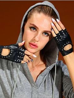 Перчатки женские BANP3_ черные с металлическими заклепками, L No Brand