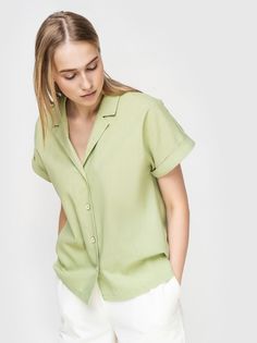 Рубашка женская AM One 6019/3 зеленая 44 RU