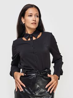 Блуза женская AM One 7682/2 черная 54 RU