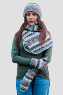 Комплект шапка, шарф и варежки женский Freyja 081 белый/оранжевый, 179х23 см