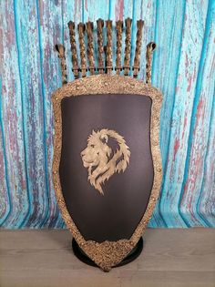 Каминный набор Щит-подставка Лев на 8 шампуров Монблан Shampurs