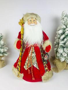 Фигурка новогодняя Merry Christmas 15339 Дед Мороз в красной шубе с тайником для конфет