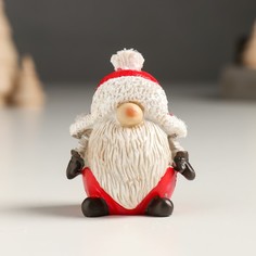 Новогодний сувенир NoBrand 9498869 Дедушка Мороз в красной шапке-ушанке 4,5х3,5х5,5 см
