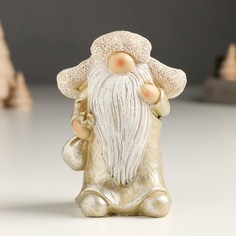 Новогодний сувенир NoBrand 9498895 Дедушка Мороз в шапке-ушанке с мешком 6,5х5,5х9,5 см