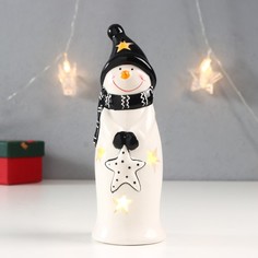 Новогодний сувенир NoBrand 7620316 Снеговик, чёрная шапка, со звёздами 17,8х6х6 см