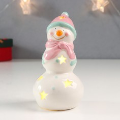 Новогодний сувенир NoBrand 7620332 Снеговик, розовая шапка и звёздочки 11,5х6х6 см