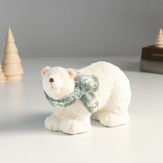 Новогодний сувенир NoBrand 9488106 Белый медведь в зелёном шарфе 16,5х7,5х10 см