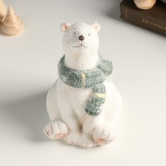 Новогодний сувенир NoBrand 9488109 Белый мишка в зелёном шарфе, сидит 12х11х15,5 см