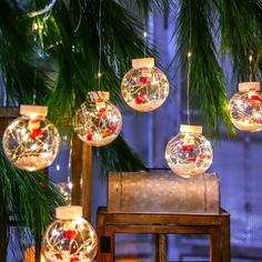 Новогодняя гирлянда Merry Christmas бахрома 10 LED с шарами Дед Мороз 3м тёплый белый